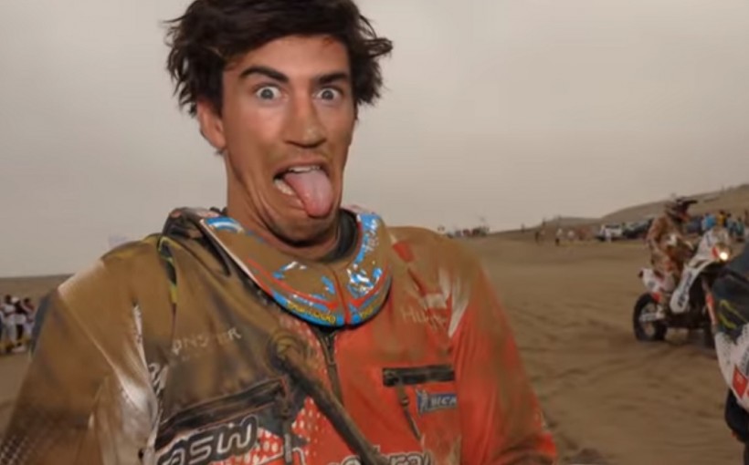 Οι πρωταγωνιστές του Dakar εξερευνούν παλιές τους φωτογραφίες!! Δείτε την αντίδραση τους στο Video!!